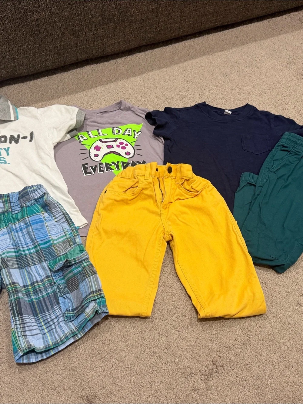 Boys Size 6 Clothing Bundle – Old Navy, H&M, Janie & Jack & More – 6 Pieces